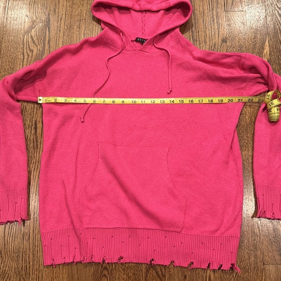 Decker Hot pink Hoodie sweater destructed hem size medium - Picture 4 of 8